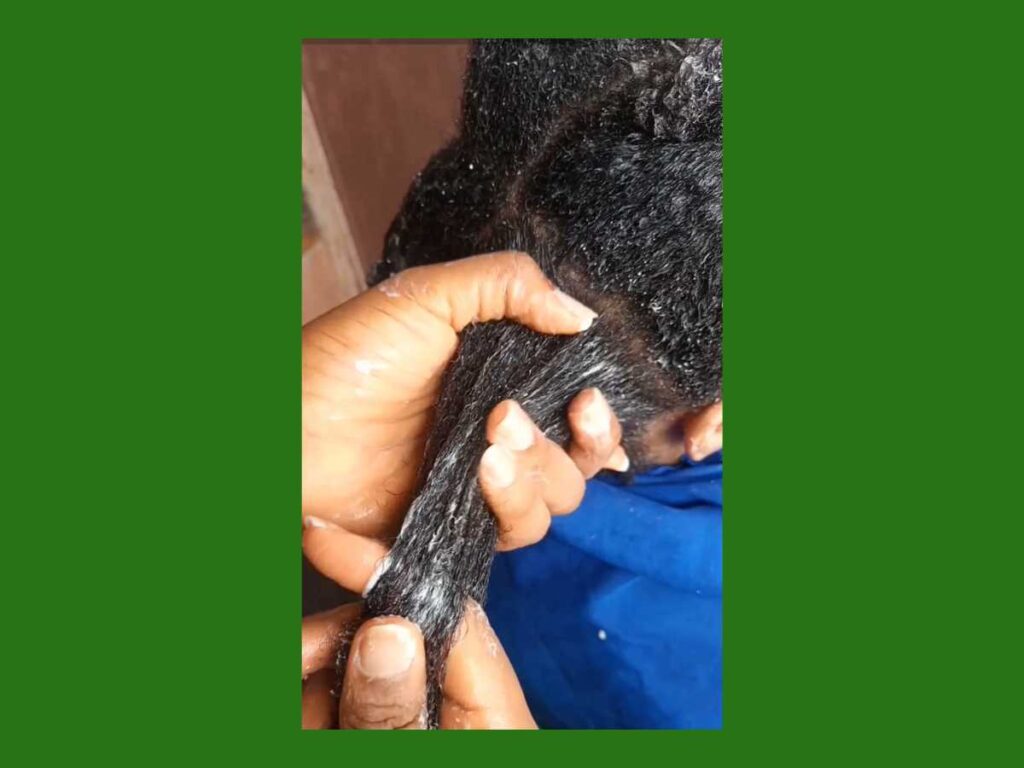 detangling with finger